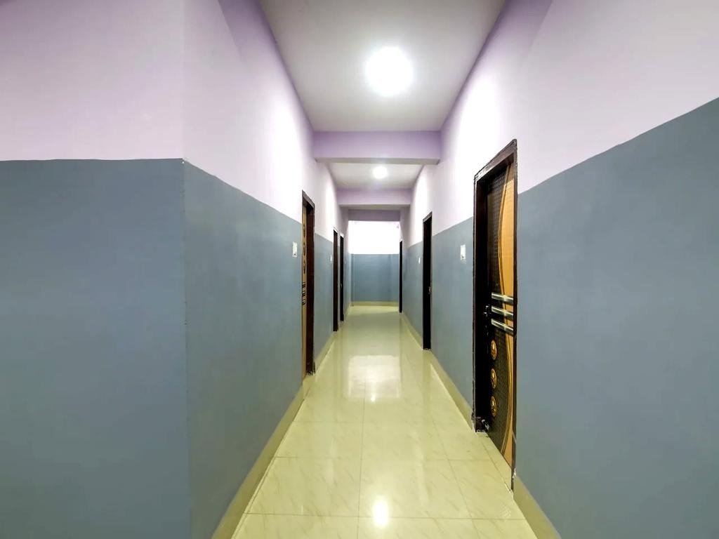 Raison Hotel corridor
